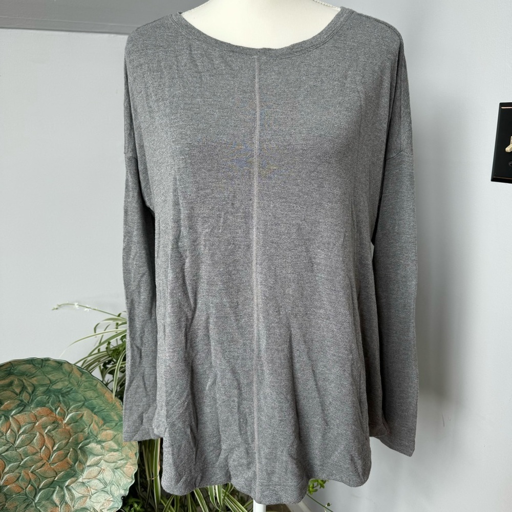 Lucy Gray Oversized Long Sleeved Pullover Tee size Medium Activewear Athleisure